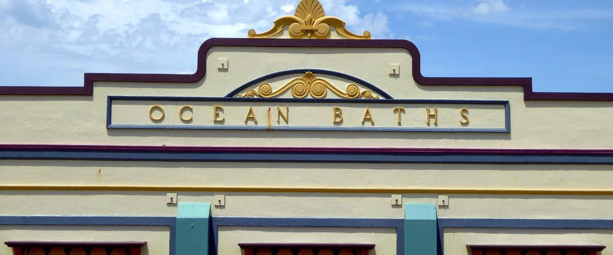 Most of the historic buildings in Newcastle date from the late 1800s, but there are some fabulous examples of Art Deco as well, especially the fabulous Ocean Baths.