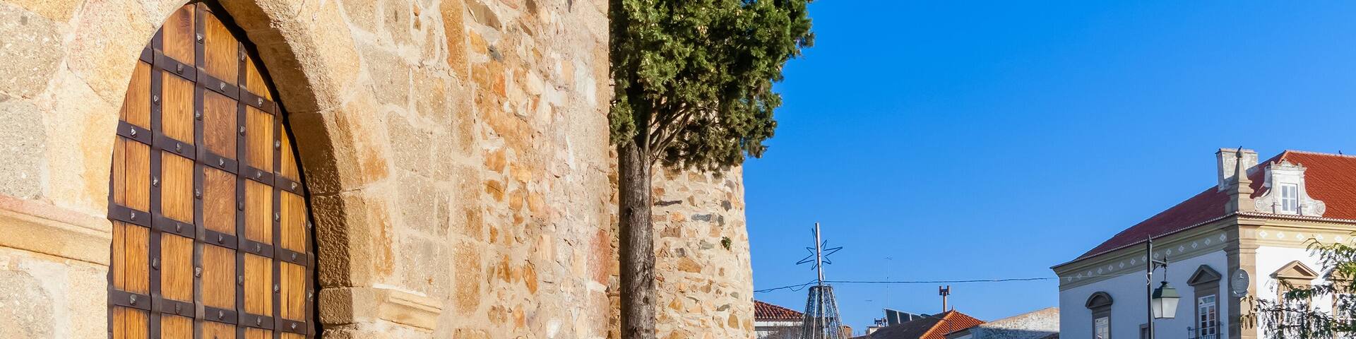 Gate of the medieval Castle of Alter do Chao, in the Portalegre District. Alto Alentejo, Portugal