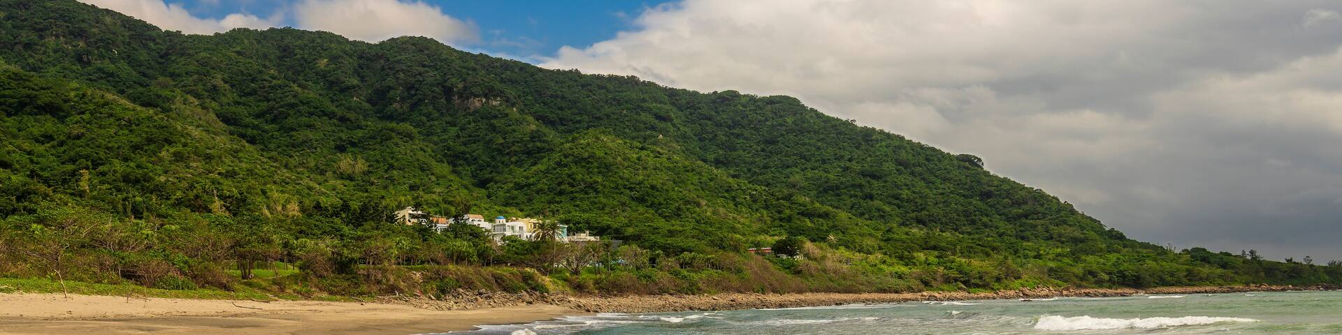 Jialeshuei Beach, waves on the beach at Kenting, Manzhou, Pingtung, Taiwan