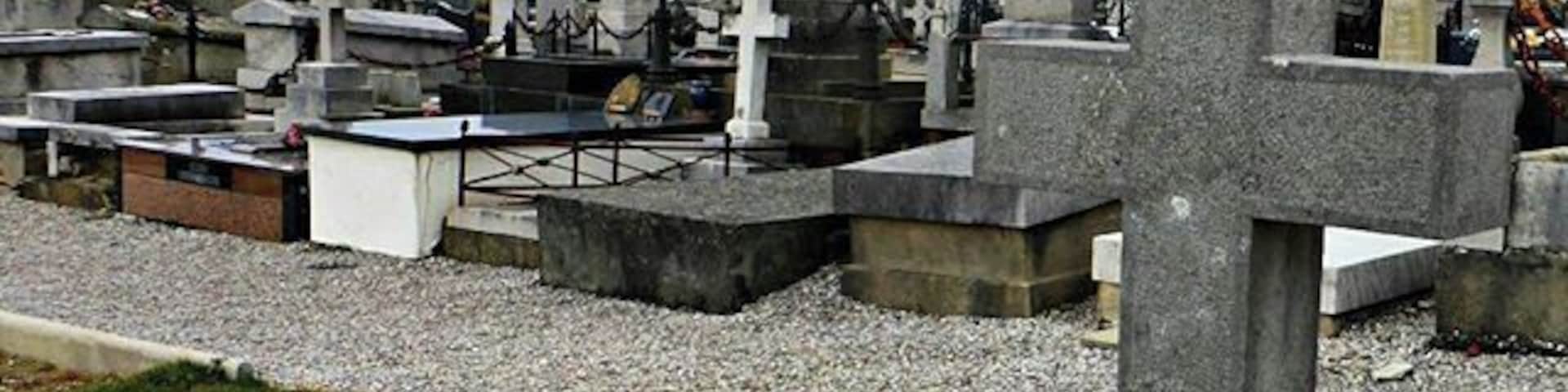 Wimereux Communal Cemetery contains 2,847, Commonwealth burials of the WWI. Buried among them is Lt.-Col. John McCrae, author of the poem "In Flanders Fields."