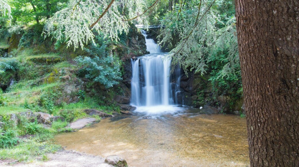 Don't miss the waterfall behind the lake, it is very beautiful