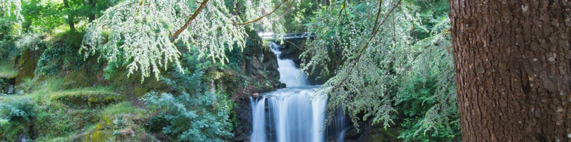 Don't miss the waterfall behind the lake, it is very beautiful