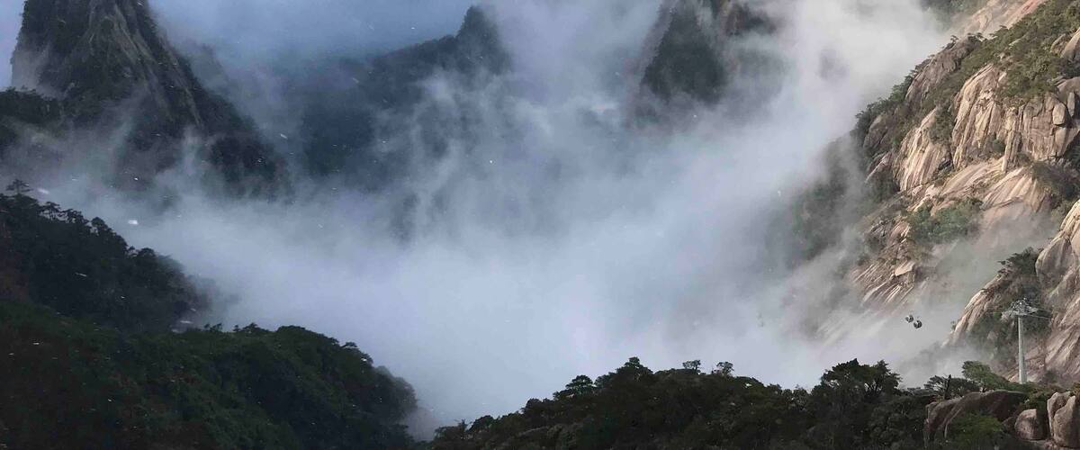 Mt. Huangshan under The sea of clouds, the rolling clouds started to form after the snow fell.