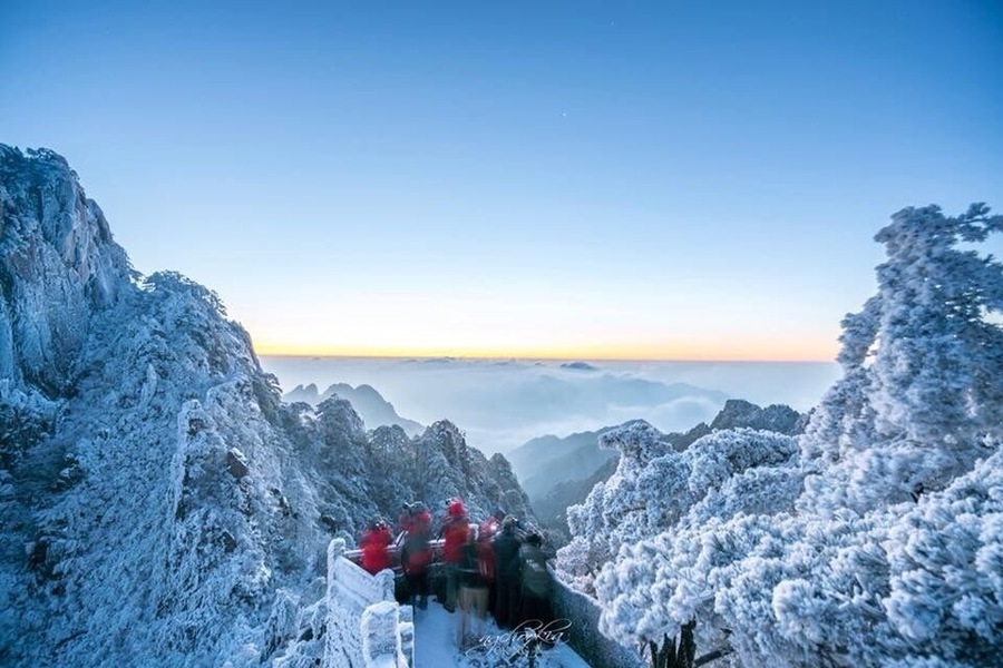 Feezing Fog - Huangshan - China
"人生過客匆匆,相機抓住每個剎那,與我擦肩而過的人和事"