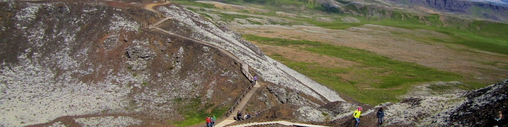 Be prepared for lots of wind at the top of GrĂĄbrĂłk crater!