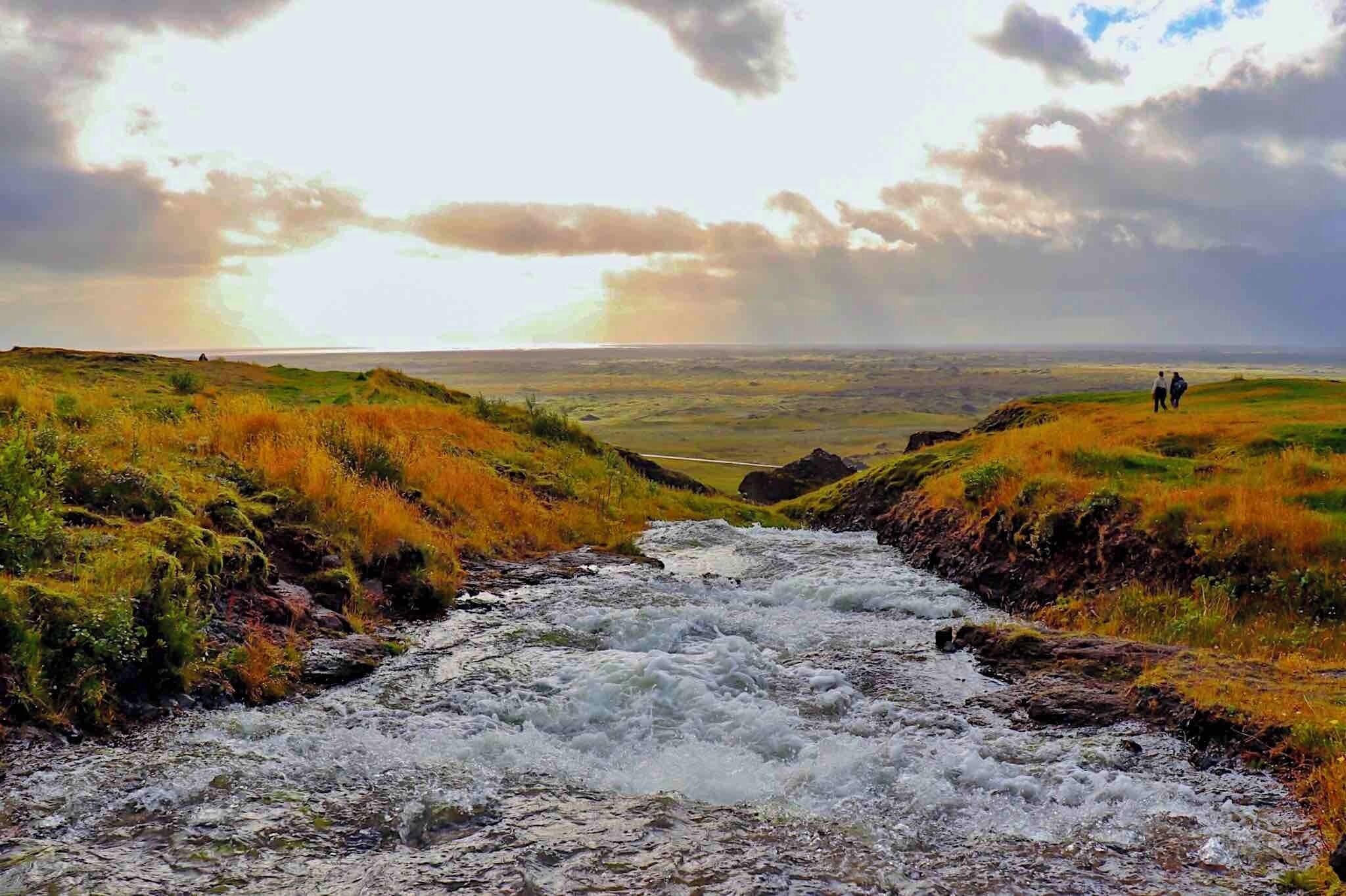 View from the top of the waterfall

#iceland #systrafoss #waterfall #sunshine