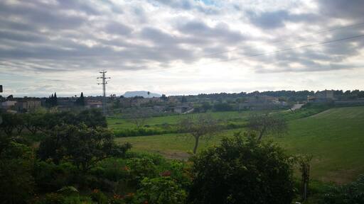 paisatge des del carrer major de Lloret de Vistalegre