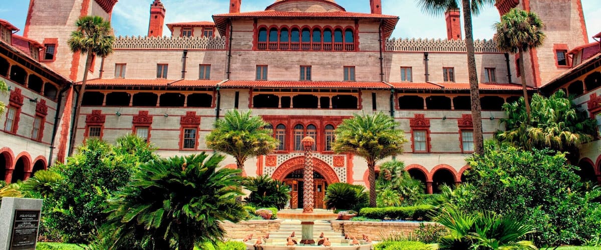 This place is amazing- spanish/islamic architecture in a gilded-age hotel. The town is full of amazing architecture you won't find anywhere east of the alhambra.