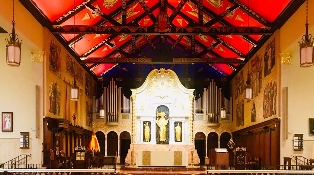 One of the most striking ceilings I have ever seen- in the very beautiful Basilica of St Augustine in Florida. So enchanting with tons of history. Note the red and yellow umbrella that is only opened when a Pope visits. Free to enter. #Florida #StAugustine #Basilica #MinorBasilica #Cathedral #trussedceiling