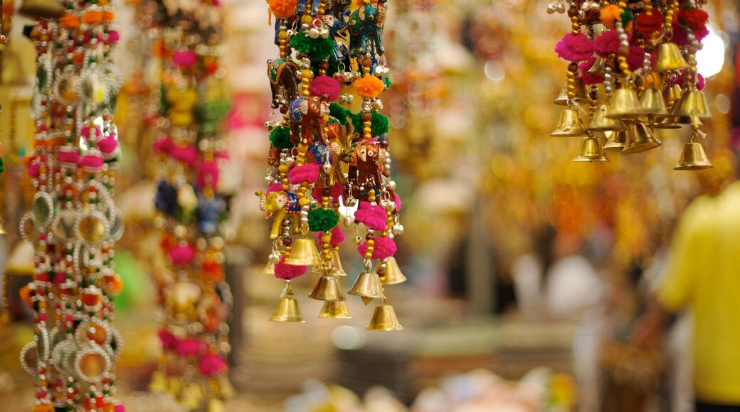 Little India featuring interior views