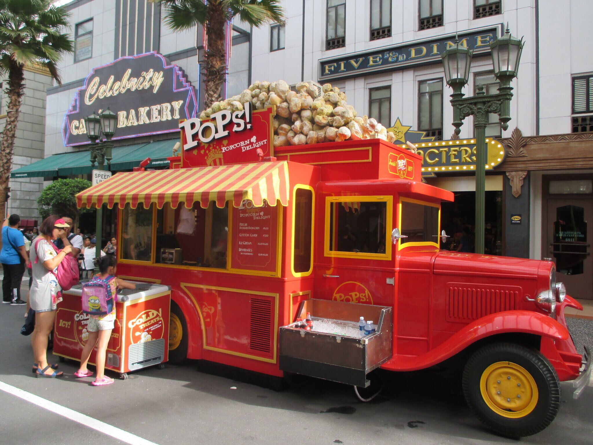 I love theme parks and Universal Studios, Singapore was no exception. It's not a big park but there is plenty to do for the day.

Check out my tips for getting the most out of your visit.

http://endless-explorer.com/tips-to-make-the-most-of-your-visit-to-universal-studios-singapore/