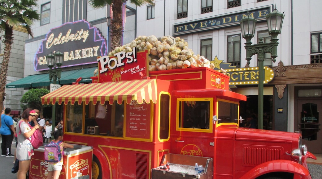 I love theme parks and Universal Studios, Singapore was no exception. It's not a big park but there is plenty to do for the day.
Check out my tips for getting the most out of your visit.
http://endless-explorer.com/tips-to-make-the-most-of-your-visit-to-universal-studios-singapore/