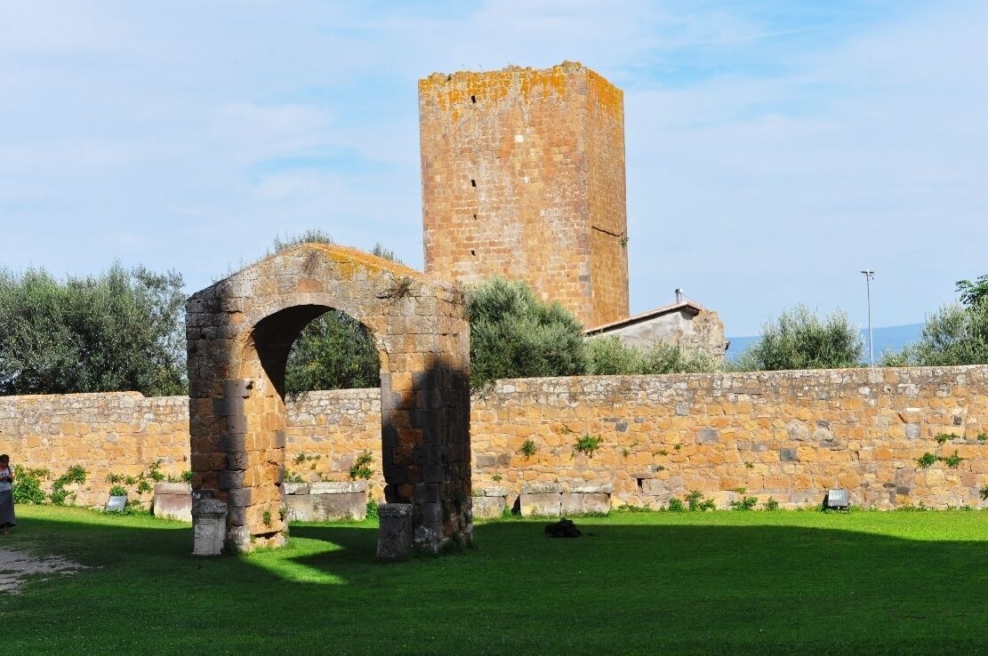 Tuscania -Basilica di San Pietro- 2014