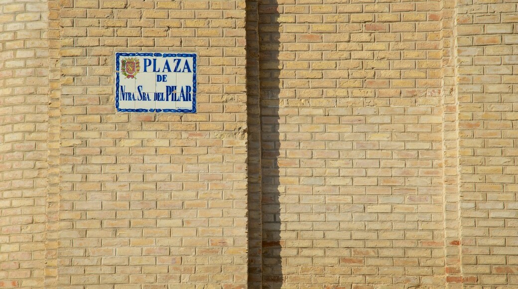 Aragon which includes signage