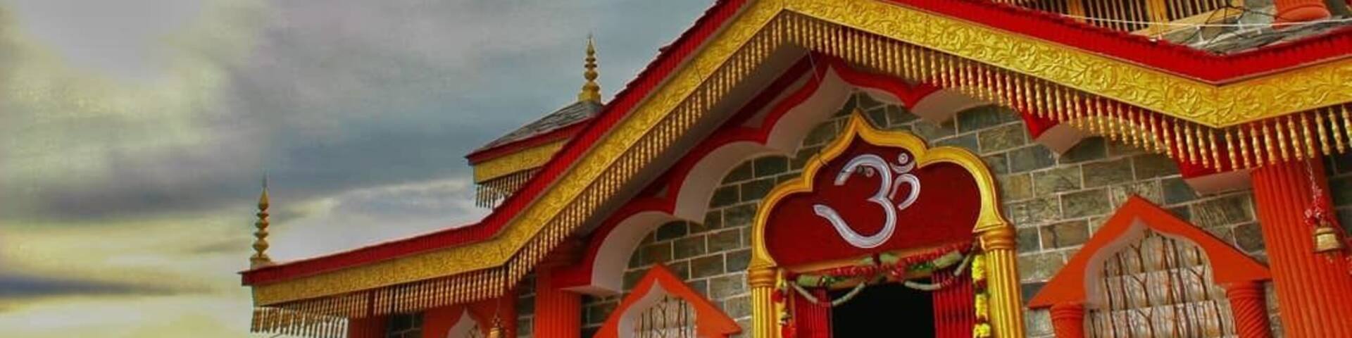 Surkhanda Devi Temple, Dhanaulti Uttrakhand.
When Shiva was on his way back to Kailash carrying his beloved wife Sati's body & passing over this place, her head fell at the spot and due to which the temple got its name as Sirkhanda.
.
.
.
.
#Uttrakhand #dhanaulti #surkhandadevi #dehradun #uttrakhanddiaries #uttrakhandtourism #unexplored #hiddenparadise #devbhoomi #uttrakhand_devbhoomi #travelbloggerindia #travelblogger #travel #travelblog #traveller #wanderer #incredibleindia #natgeoshot #lonelyplanetindia #igers_india #solotraveller #somaghosh #somatraveltales #travelwithsoma #livingmytraveldreams #dreamexplorecapture #lifeislikeacamera