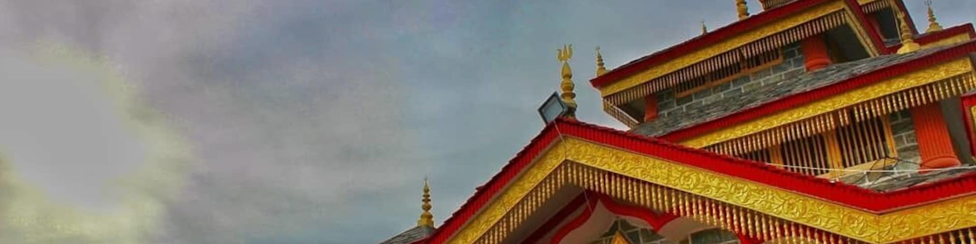Surkhanda Devi Temple, Dhanaulti Uttrakhand.
When Shiva was on his way back to Kailash carrying his beloved wife Sati's body & passing over this place, her head fell at the spot and due to which the temple got its name as Sirkhanda.
.
.
.
.
#Uttrakhand #dhanaulti #surkhandadevi #dehradun #uttrakhanddiaries #uttrakhandtourism #unexplored #hiddenparadise #devbhoomi #uttrakhand_devbhoomi #travelbloggerindia #travelblogger #travel #travelblog #traveller #wanderer #incredibleindia #natgeoshot #lonelyplanetindia #igers_india #solotraveller #somaghosh #somatraveltales #travelwithsoma #livingmytraveldreams #dreamexplorecapture #lifeislikeacamera
