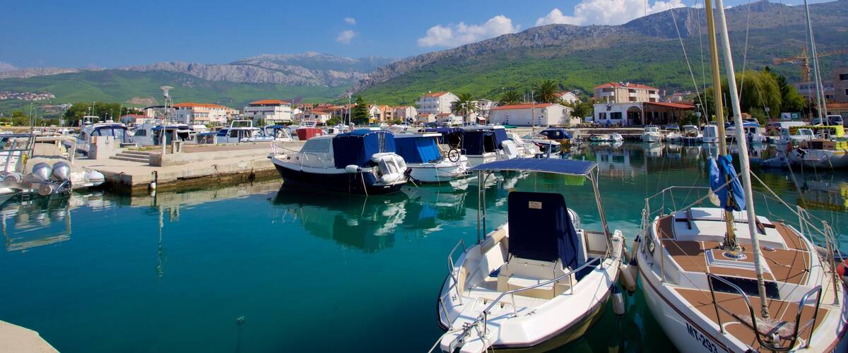 Podstrana qui includes marina et panoramas