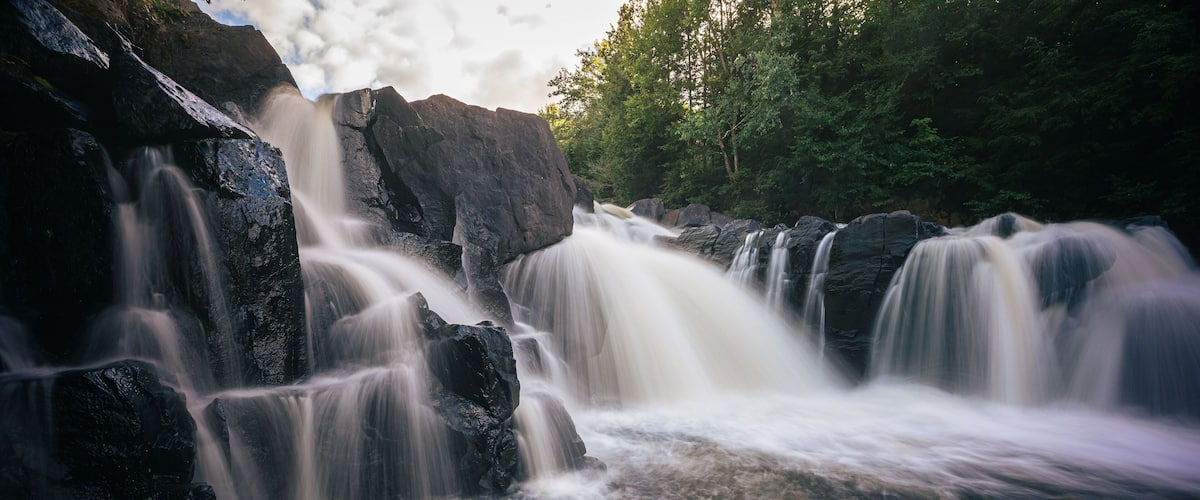 Natural view of the Petawawa River waterfall into Cedar Lake in
Algonquin Park, Canada