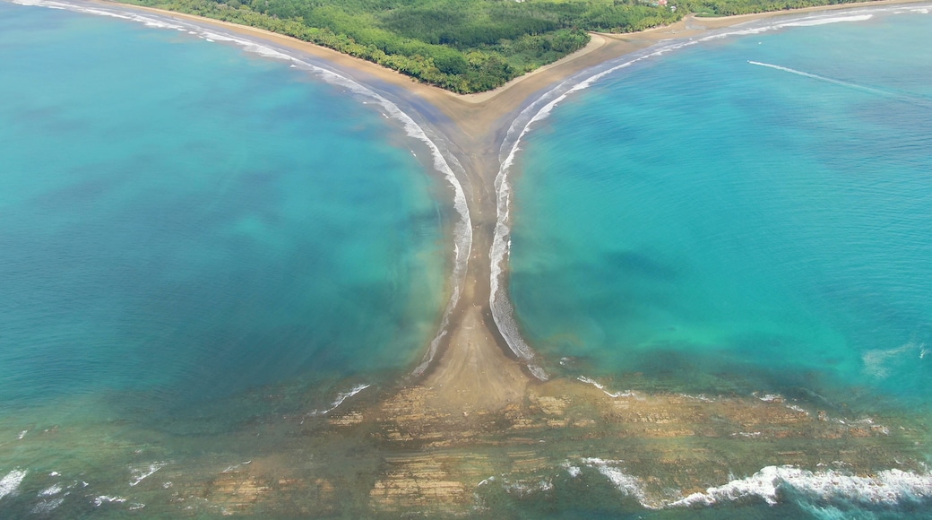 Vista aerea de Bahia Ballena, Costa Rica