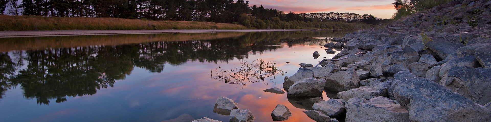 The view of dusk alongside Manawatu River, New Zealand.