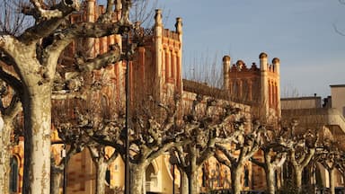 A town of beautiful thermal springs, and interesting houses that were built to impress to attract the wealthy to Bath.