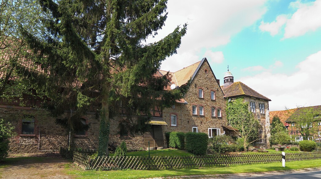 Das Rittergut Posteholz in Posteholz (Aerzen), Niedersachsen, Deutschland wurde im 17. Jahrhundert von dem Geheimen Rat Arnold Ludwig von Post errichtet.