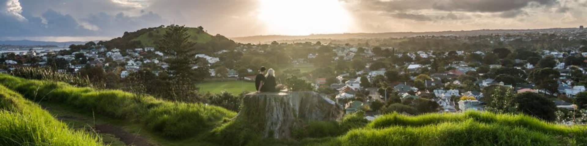 Couple enjoying the view to North Shore Landscape from North Head Devonport, New Zealand.; Shutterstock ID 624358301; PO: Hcom Destination Content neighborhoods; Client: Hotels.com; Other: Hcom brand