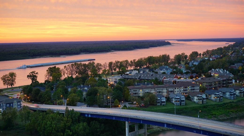 The sunset over Mississippi river to connect Tennessee and Arkansas at Memphis