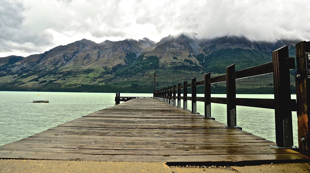 Lake Glenorchy. The drive from Queenstown to Glenorchy is pretty awesome. The forest that we drove through was, apparently, one of the filming location for Lord of The Rings. Also, the colour of the lake really looked like that.
#newzealand #southisland #lake #glenorchy