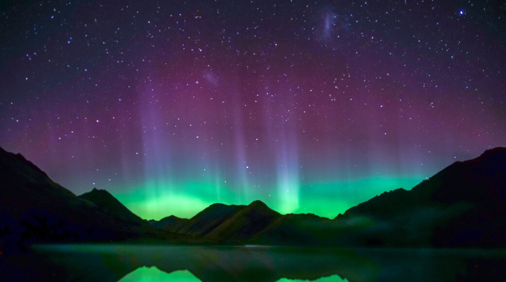 The Aurora Australis put on quite a show in Queenstown, New Zealand last night! #aurora #astro #southernlights