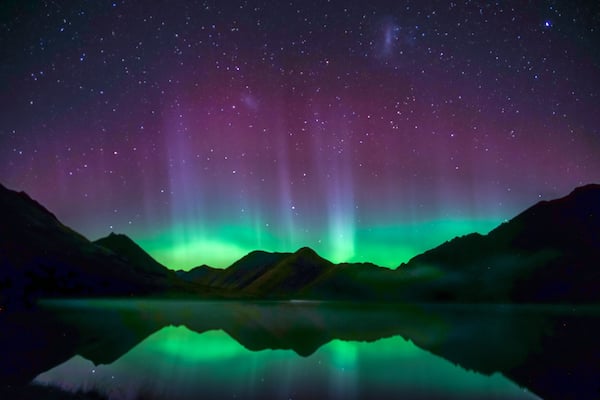 The Aurora Australis put on quite a show in Queenstown, New Zealand last night! #aurora #astro #southernlights