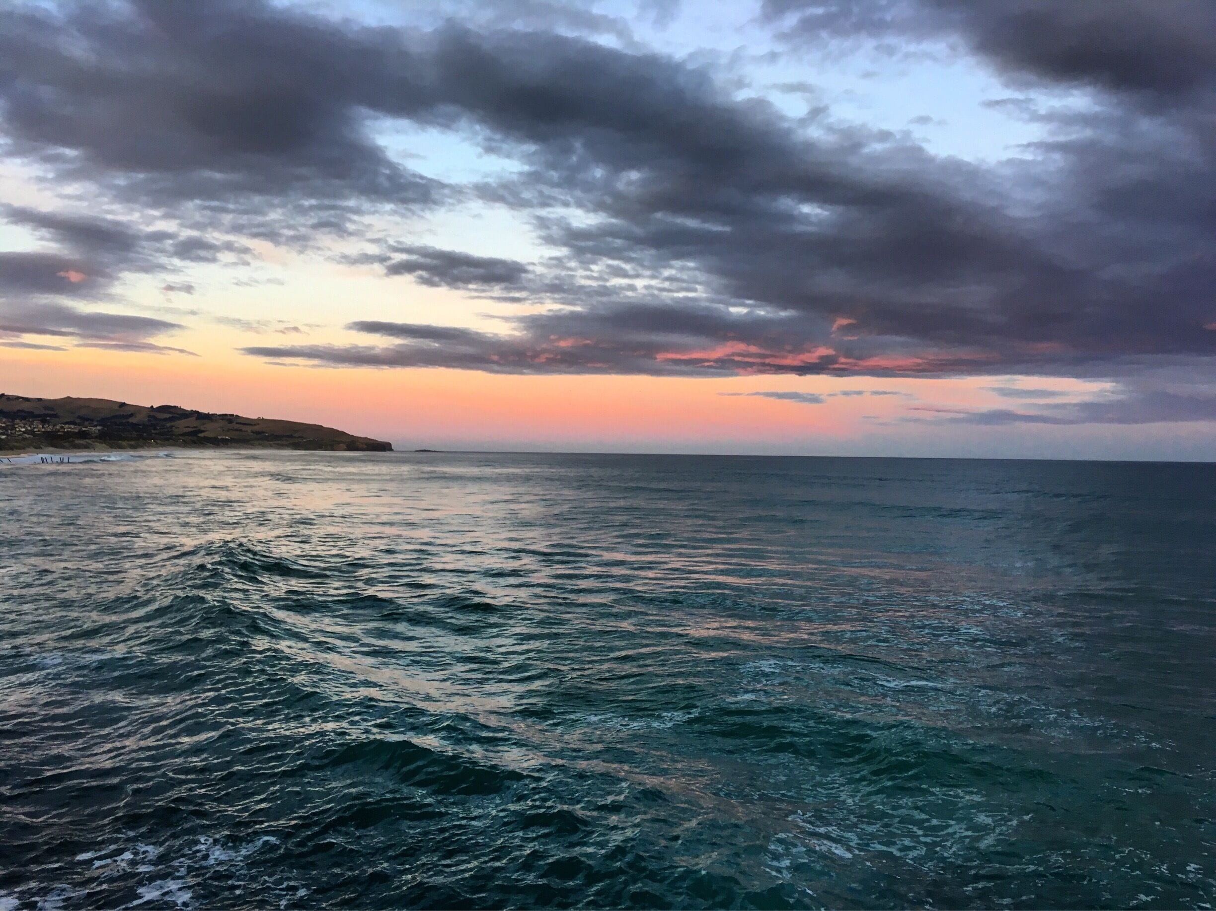 As boring as it sounds, the waves are calling me. It was about 1800, when the gang went to St Clair Beach. As usual, it never fails me