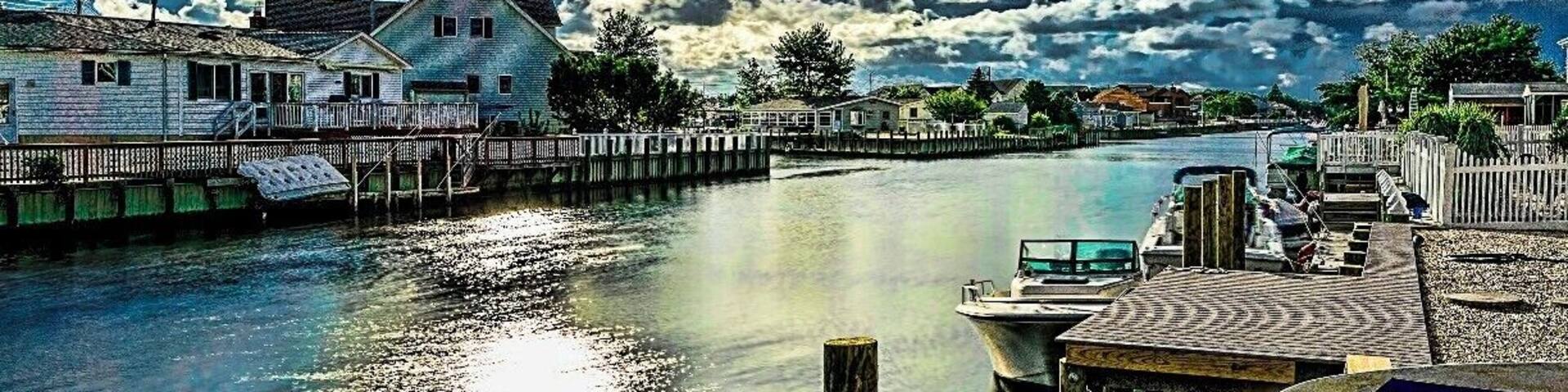 This is my friends view from their dock. Its amazing how this area has come back. Sandy might have hit the jersey shore but it did not knock it out.
#beach
#waterlust