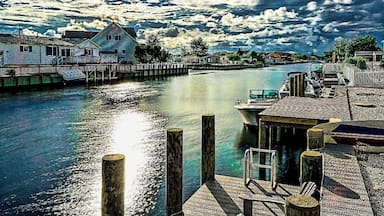 This is my friends view from their dock. Its amazing how this area has come back. Sandy might have hit the jersey shore but it did not knock it out.
#beach
#waterlust