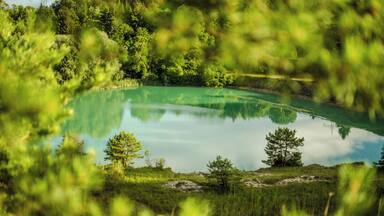 Blauer Steinbruch in Ehingen(Donau), Alb-Donau-Kreis, Baden-Württemberg, Deutschland. Aufnahmerichtung von Nord nach Süd. Naturschutzgebiet NS:BW-4.086