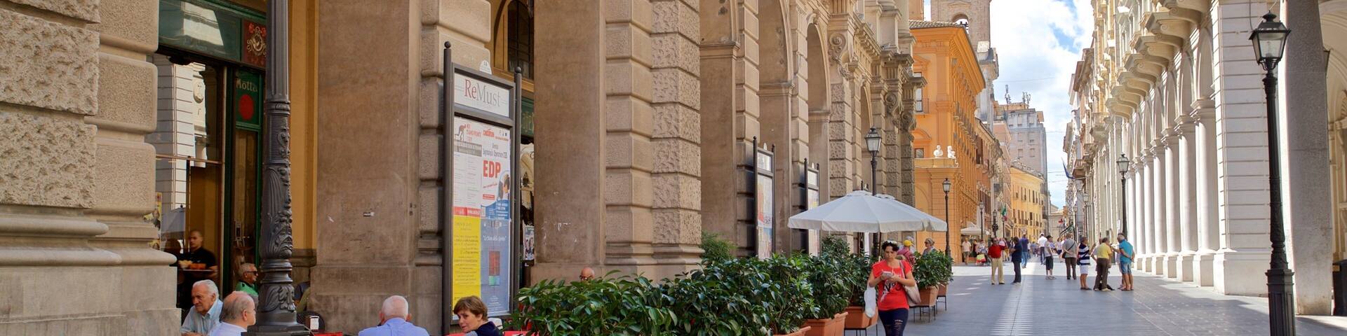 Chieti featuring outdoor eating, heritage elements and a city