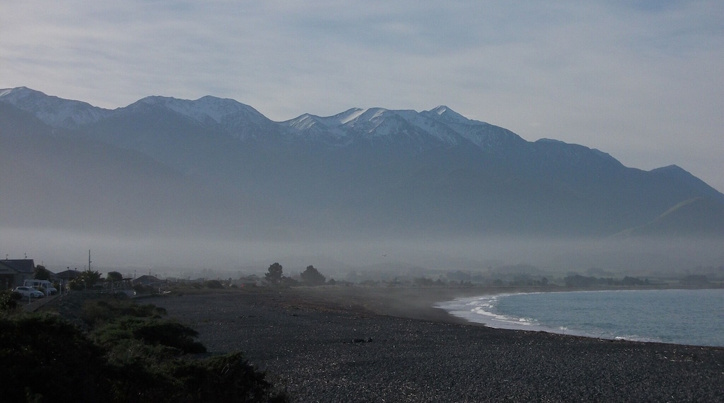 Mountains and ocean... What more do you need!