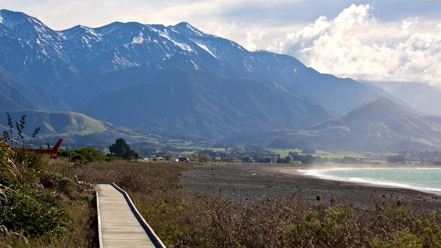 Kaikoura which includes landscape views, mountains and tranquil scenes
