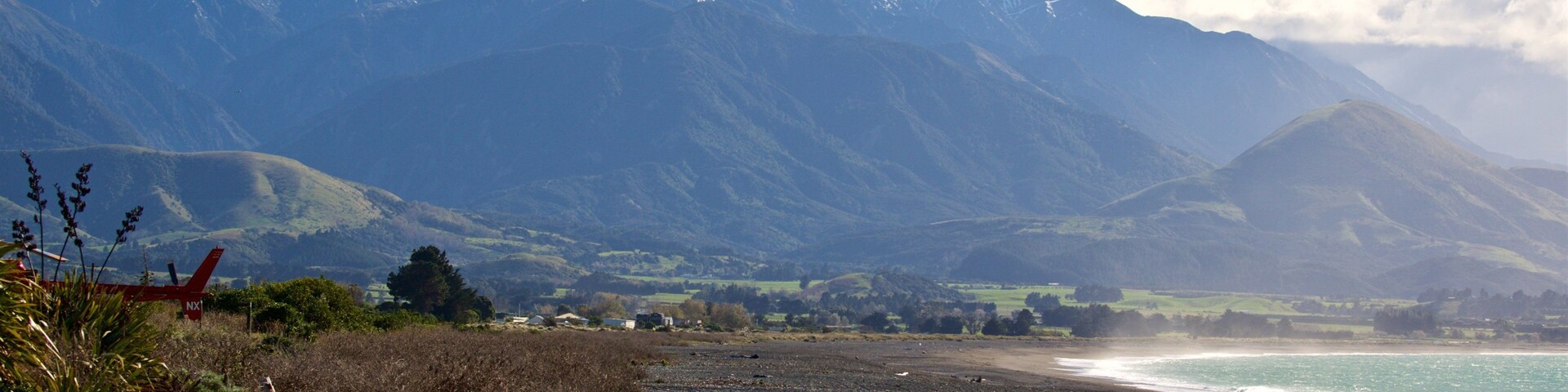 Kaikoura which includes landscape views, mountains and tranquil scenes