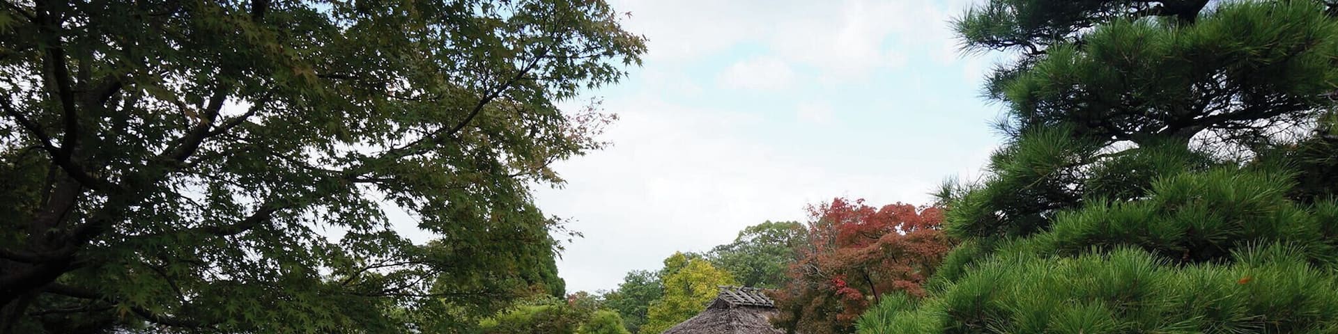 Koko-en Garden, a Zen garden with some autumn colours. Photo taken in Himeji #Japan #Zen #LifeAtExpedia