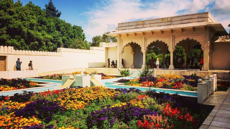 There's nothing much to do in Hamilton but the place where you have to stop is Hamilton Gardens, public garden park. Entry is free and it is open every day from 7.30 am :)