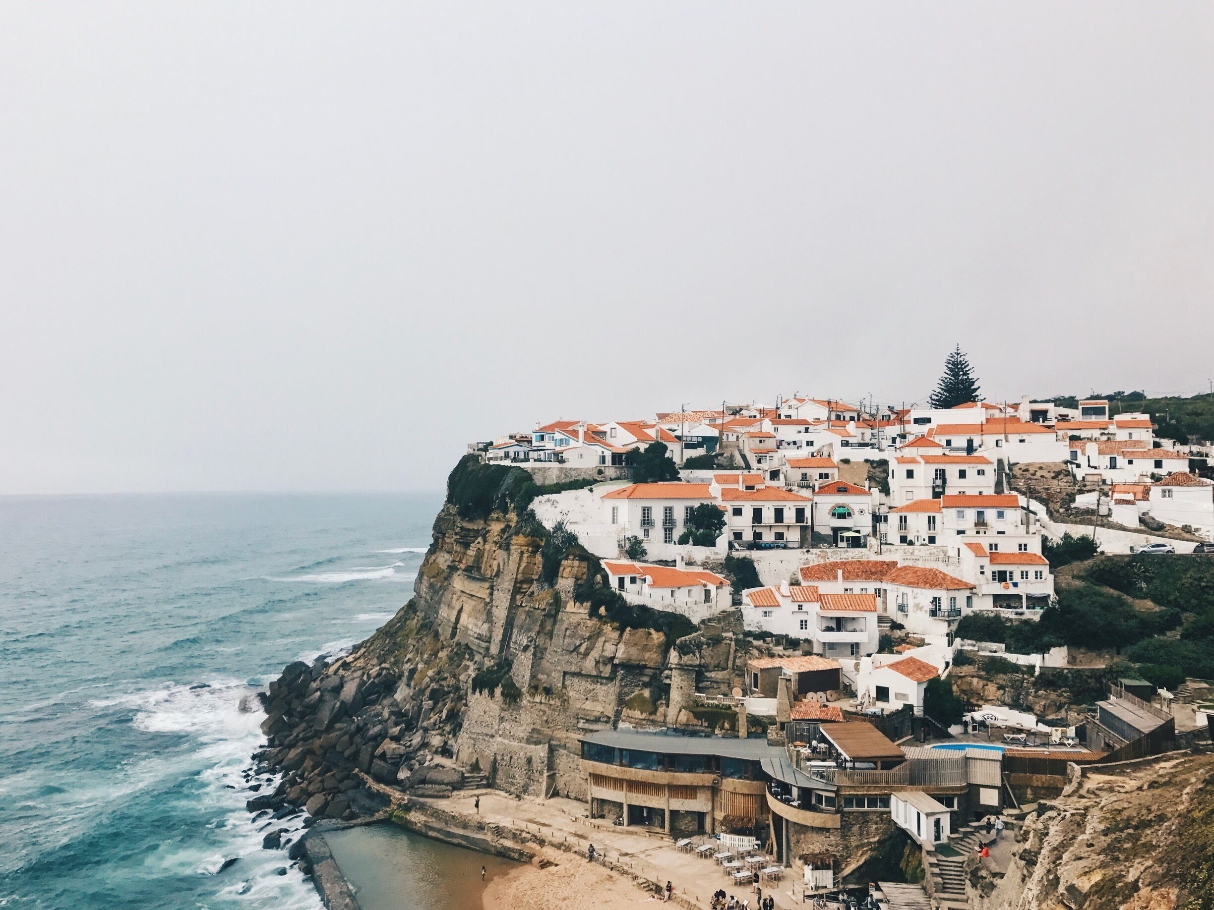 This beautiful village is called Azenhas do Mar and it is located in Sintra, Portugal.
#LifeAtExpedia