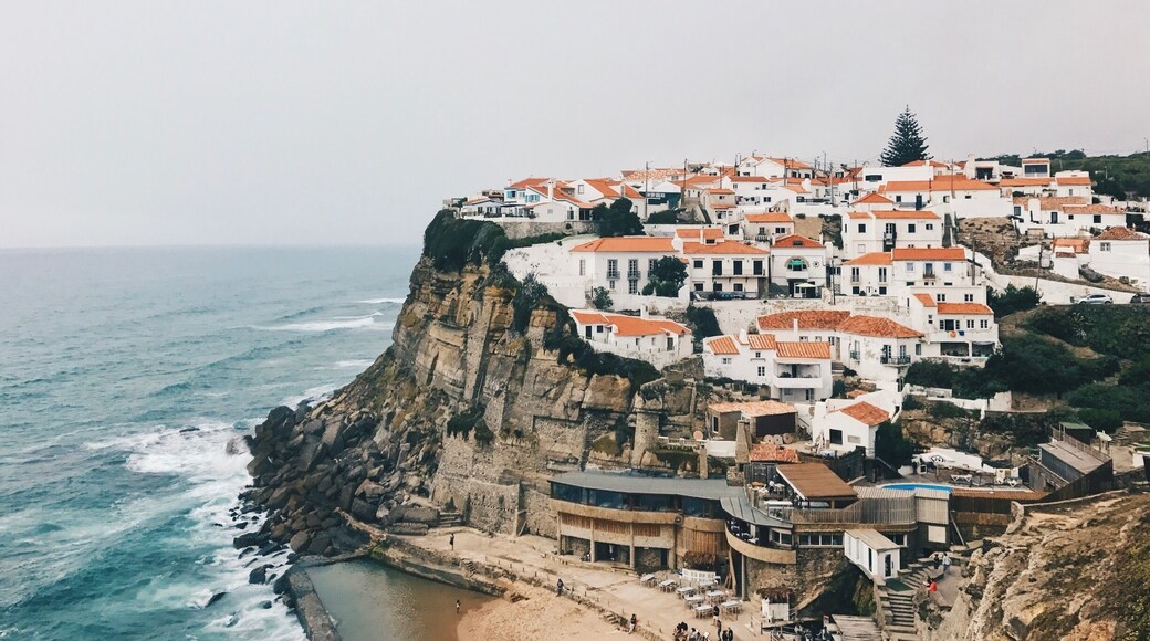 This beautiful village is called Azenhas do Mar and it is located in Sintra, Portugal.
#LifeAtExpedia