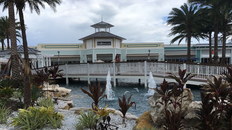 Enjoy the scenery while shopping