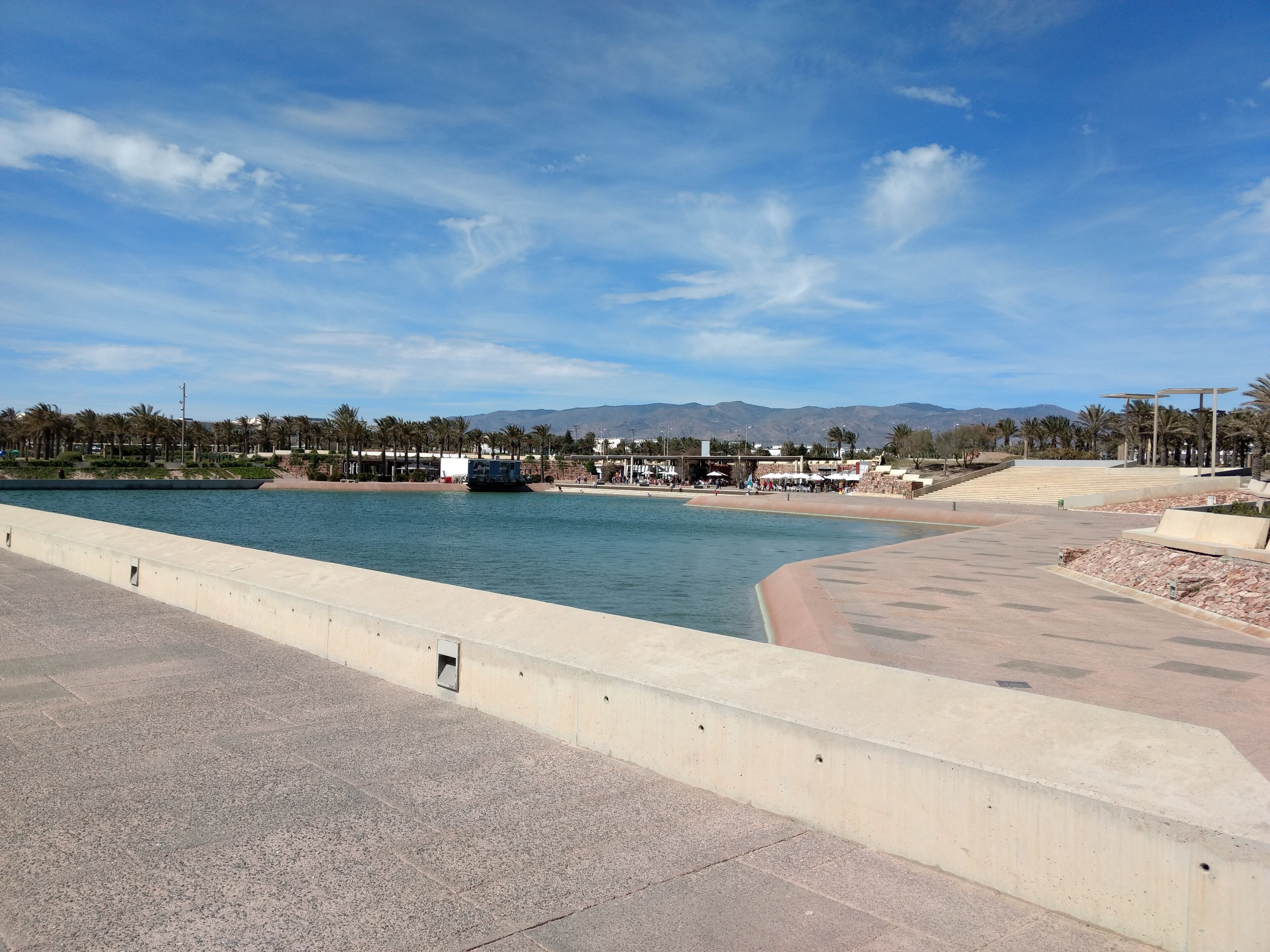 Plaza del Mar en el paseo de Retamar, en Retamar-el Toyo (Almería)