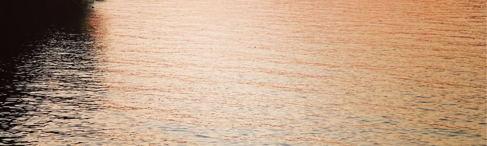 Rental condo with a great view of Big Niangua sunset.