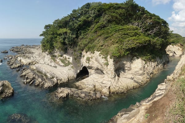 ç„ć„ć·çæšȘé èłćžă»èćŽăźăă©ăă©ăăłăăăšćŒă°ăăć
„ăæ±ăæŁéąăźć°ć±±ăŻäžæ”ŠçŸ©æŸăźć±
ćè·Ąăšăăăăćć±±(æœźéąšăźäž)ă