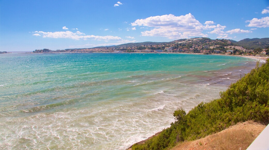 Provence-Alpes-Côte d\'Azur das einen Sandstrand