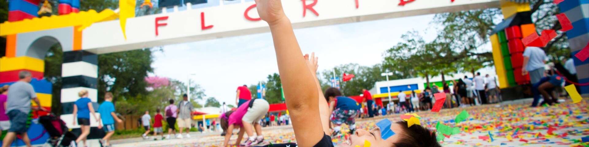 Lakeland - Winter Haven caracterizando passeios e sinalização assim como uma criança sozinha