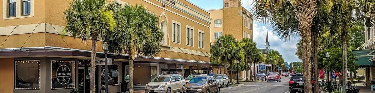 I took this snapshot of Main St. Leesburg, FL on my phone to use as a hero image for our new website under https://leesburgflwebdesign.com
I plan to take many more during better lighting, at higher resolution and the camera on a tripod.